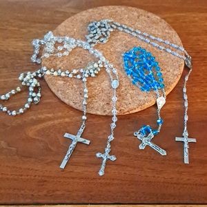 Lot of 4 Catholic rosaries, lot of 4